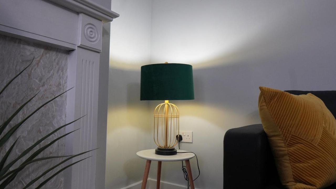 Portobello House - Four Bedroom House Perfect For Contractors - Sleeps 6 - Free Parking Wolverhampton Exterior foto