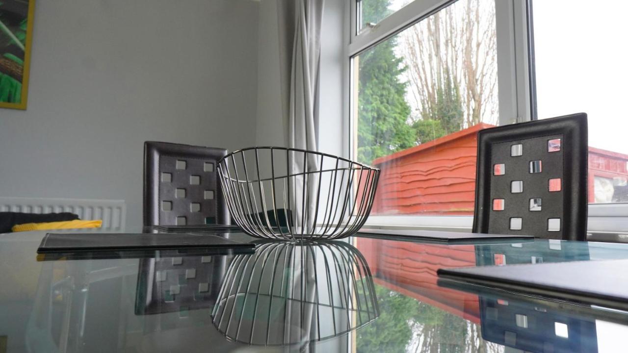 Portobello House - Four Bedroom House Perfect For Contractors - Sleeps 6 - Free Parking Wolverhampton Exterior foto