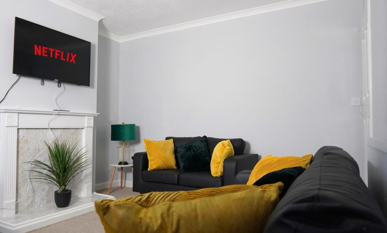 Portobello House - Four Bedroom House Perfect For Contractors - Sleeps 6 - Free Parking Wolverhampton Exterior foto