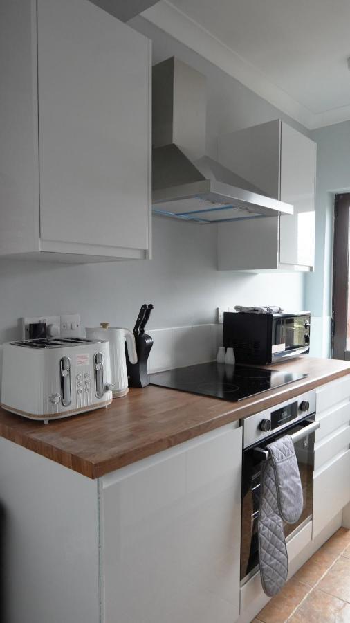 Portobello House - Four Bedroom House Perfect For Contractors - Sleeps 6 - Free Parking Wolverhampton Exterior foto